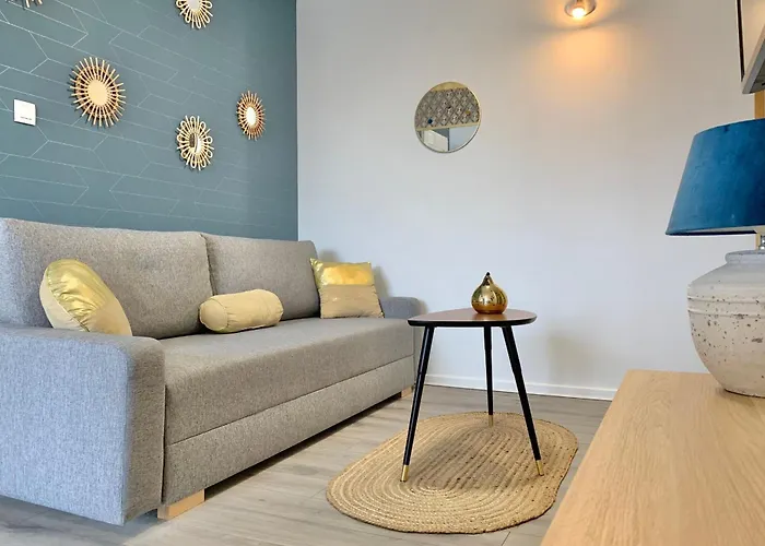 #bn The Blue Song Marcelin Berthelot Tramway アパート