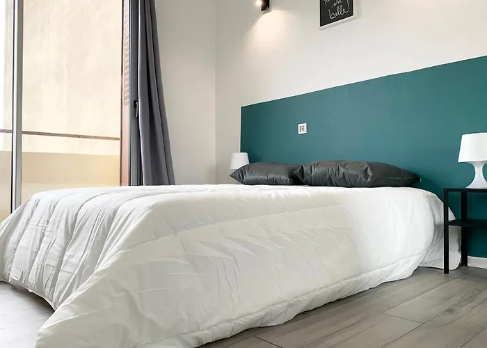 アパート #bn The Blue Song Marcelin Berthelot Tramway